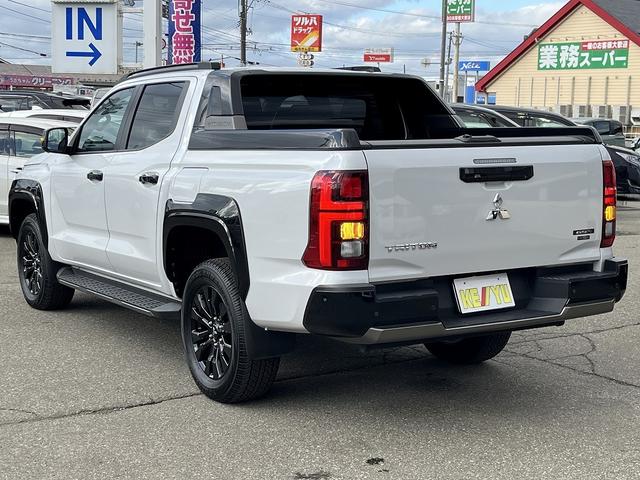 トライトン ＧＳＲ　禁煙車　４ＷＤ　ワンオーナー　レザーシート【純正９インチナビ】フルセグＴＶ　ＢＬＵＥＴＯＯＴＨ　アラウンドビューモニター　レーダークルコン　衝突軽減サポート　コーナーセンサー　ステアヒーター　ＥＴＣ（17枚目）