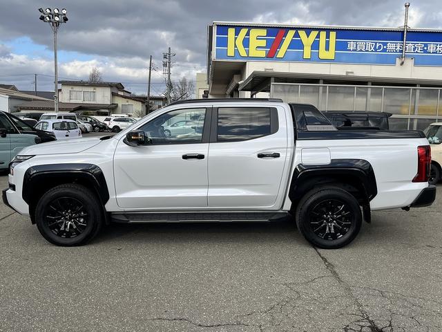 トライトン ＧＳＲ　禁煙車　４ＷＤ　ワンオーナー　レザーシート【純正９インチナビ】フルセグＴＶ　ＢＬＵＥＴＯＯＴＨ　アラウンドビューモニター　レーダークルコン　衝突軽減サポート　コーナーセンサー　ステアヒーター　ＥＴＣ（18枚目）