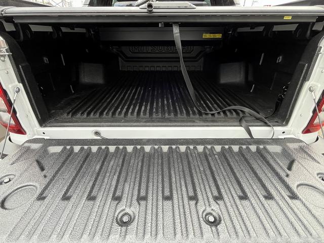 トライトン ＧＳＲ　禁煙車　４ＷＤ　ワンオーナー　レザーシート【純正９インチナビ】フルセグＴＶ　ＢＬＵＥＴＯＯＴＨ　アラウンドビューモニター　レーダークルコン　衝突軽減サポート　コーナーセンサー　ステアヒーター　ＥＴＣ（23枚目）