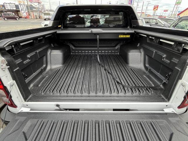 トライトン ＧＳＲ　禁煙車　４ＷＤ　ワンオーナー　レザーシート【純正９インチナビ】フルセグＴＶ　ＢＬＵＥＴＯＯＴＨ　アラウンドビューモニター　レーダークルコン　衝突軽減サポート　コーナーセンサー　ステアヒーター　ＥＴＣ（24枚目）