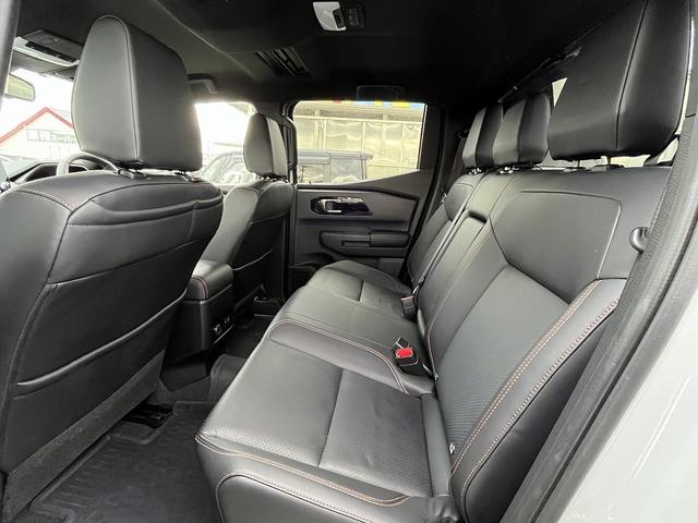 トライトン ＧＳＲ　禁煙車　４ＷＤ　ワンオーナー　レザーシート【純正９インチナビ】フルセグＴＶ　ＢＬＵＥＴＯＯＴＨ　アラウンドビューモニター　レーダークルコン　衝突軽減サポート　コーナーセンサー　ステアヒーター　ＥＴＣ（25枚目）