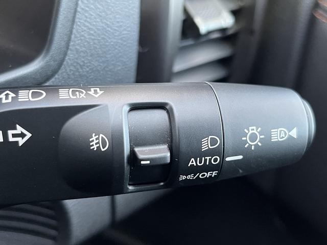 トライトン ＧＳＲ　禁煙車　４ＷＤ　ワンオーナー　レザーシート【純正９インチナビ】フルセグＴＶ　ＢＬＵＥＴＯＯＴＨ　アラウンドビューモニター　レーダークルコン　衝突軽減サポート　コーナーセンサー　ステアヒーター　ＥＴＣ（40枚目）