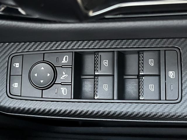 トライトン ＧＳＲ　禁煙車　４ＷＤ　ワンオーナー　レザーシート【純正９インチナビ】フルセグＴＶ　ＢＬＵＥＴＯＯＴＨ　アラウンドビューモニター　レーダークルコン　衝突軽減サポート　コーナーセンサー　ステアヒーター　ＥＴＣ（43枚目）