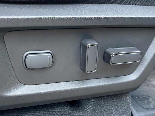 トライトン ＧＳＲ　禁煙車　４ＷＤ　ワンオーナー　レザーシート【純正９インチナビ】フルセグＴＶ　ＢＬＵＥＴＯＯＴＨ　アラウンドビューモニター　レーダークルコン　衝突軽減サポート　コーナーセンサー　ステアヒーター　ＥＴＣ（44枚目）