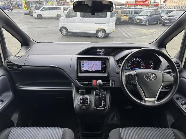 ノア Si 禁煙車 4WD 社外ナビ フルセグTV Bluetooth バックカメラ 両側電動スライドドア【後席サンシェード】【10インチALPINEフリップダウンモニター】ETC 純正アルミ MTモード(7枚目)