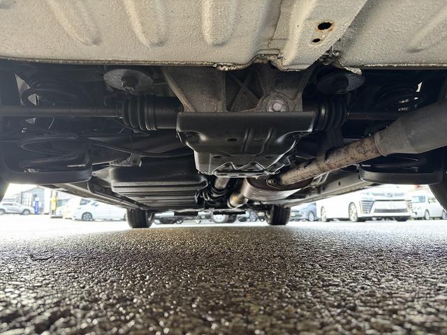 ノア Si 禁煙車 4WD 社外ナビ フルセグTV Bluetooth バックカメラ 両側電動スライドドア【後席サンシェード】【10インチALPINEフリップダウンモニター】ETC 純正アルミ MTモード(8枚目)