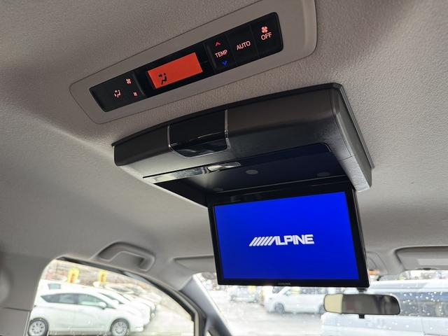 ノア Si 禁煙車 4WD 社外ナビ フルセグTV Bluetooth バックカメラ 両側電動スライドドア【後席サンシェード】【10インチALPINEフリップダウンモニター】ETC 純正アルミ MTモード(12枚目)