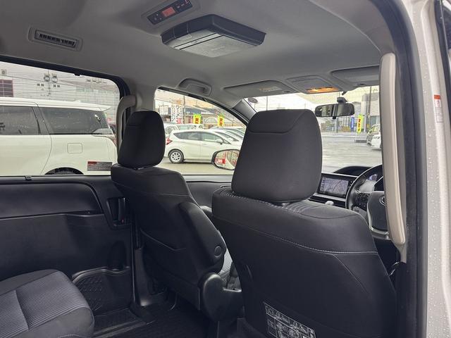 ノア Si 禁煙車 4WD 社外ナビ フルセグTV Bluetooth バックカメラ 両側電動スライドドア【後席サンシェード】【10インチALPINEフリップダウンモニター】ETC 純正アルミ MTモード(21枚目)