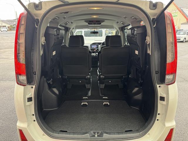 ノア Si 禁煙車 4WD 社外ナビ フルセグTV Bluetooth バックカメラ 両側電動スライドドア【後席サンシェード】【10インチALPINEフリップダウンモニター】ETC 純正アルミ MTモード(26枚目)