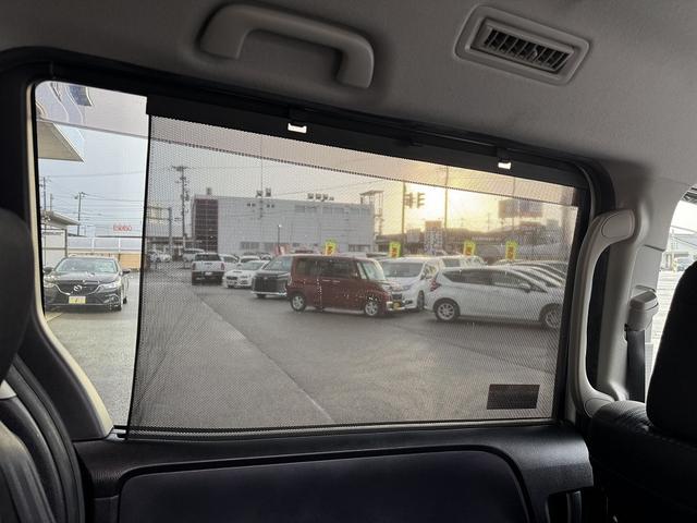 ノア Si 禁煙車 4WD 社外ナビ フルセグTV Bluetooth バックカメラ 両側電動スライドドア【後席サンシェード】【10インチALPINEフリップダウンモニター】ETC 純正アルミ MTモード(39枚目)