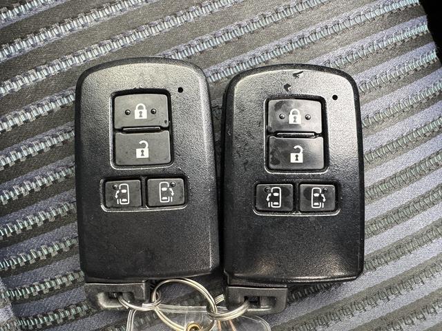 ノア Si 禁煙車 4WD 社外ナビ フルセグTV Bluetooth バックカメラ 両側電動スライドドア【後席サンシェード】【10インチALPINEフリップダウンモニター】ETC 純正アルミ MTモード(40枚目)