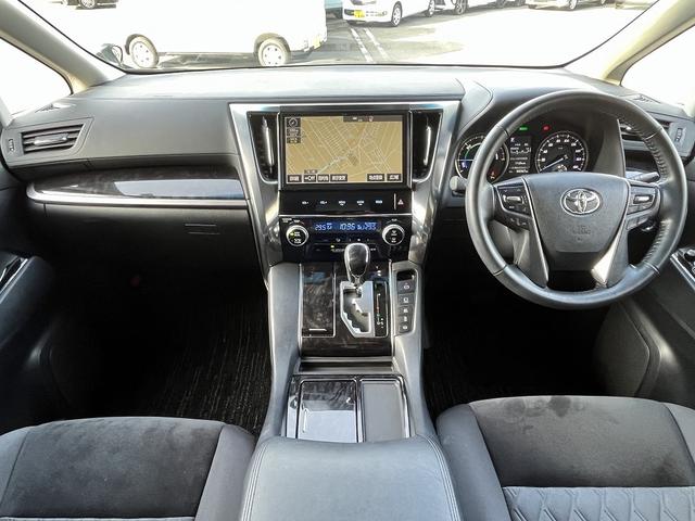 ヴェルファイアハイブリッド Ｚ　禁煙車　４ＷＤ　後期型　レーダークルーズコントロール　衝突軽減サポート　レーンアシスト　コーナーセンサー　純正１０インチナビ【ＨＤＭＩ】バックカメラ　両側電動スライドドア　フリップダウンモニター（7枚目）