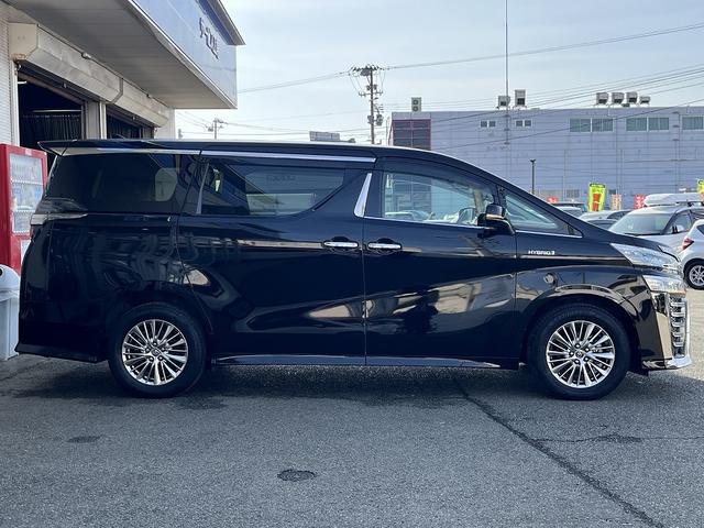 ヴェルファイアハイブリッド Ｚ　禁煙車　４ＷＤ　後期型　レーダークルーズコントロール　衝突軽減サポート　レーンアシスト　コーナーセンサー　純正１０インチナビ【ＨＤＭＩ】バックカメラ　両側電動スライドドア　フリップダウンモニター（15枚目）