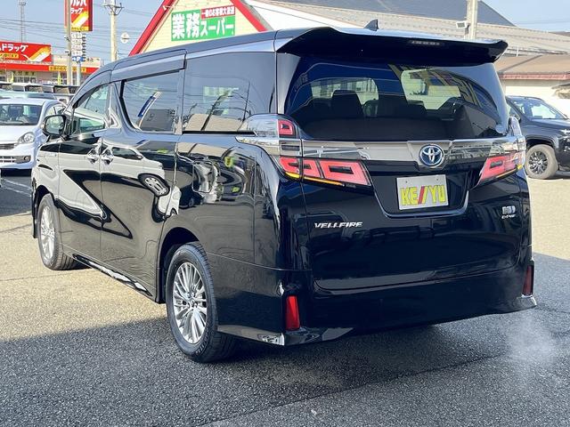 ヴェルファイアハイブリッド Ｚ　禁煙車　４ＷＤ　後期型　レーダークルーズコントロール　衝突軽減サポート　レーンアシスト　コーナーセンサー　純正１０インチナビ【ＨＤＭＩ】バックカメラ　両側電動スライドドア　フリップダウンモニター（17枚目）