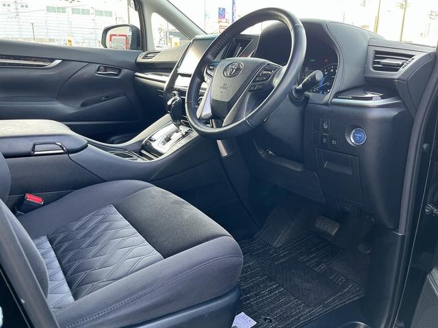 ヴェルファイアハイブリッド Ｚ　禁煙車　４ＷＤ　後期型　レーダークルーズコントロール　衝突軽減サポート　レーンアシスト　コーナーセンサー　純正１０インチナビ【ＨＤＭＩ】バックカメラ　両側電動スライドドア　フリップダウンモニター（19枚目）