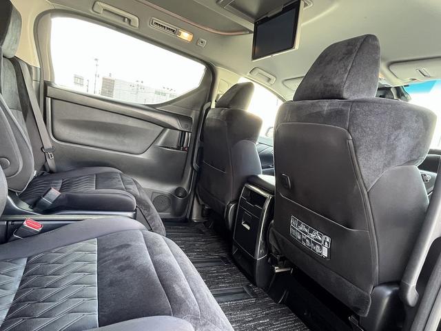 ヴェルファイアハイブリッド Ｚ　禁煙車　４ＷＤ　後期型　レーダークルーズコントロール　衝突軽減サポート　レーンアシスト　コーナーセンサー　純正１０インチナビ【ＨＤＭＩ】バックカメラ　両側電動スライドドア　フリップダウンモニター（21枚目）