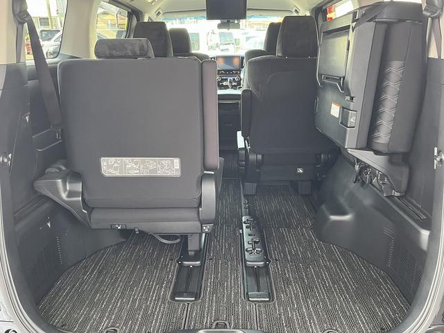 ヴェルファイアハイブリッド Ｚ　禁煙車　４ＷＤ　後期型　レーダークルーズコントロール　衝突軽減サポート　レーンアシスト　コーナーセンサー　純正１０インチナビ【ＨＤＭＩ】バックカメラ　両側電動スライドドア　フリップダウンモニター（25枚目）