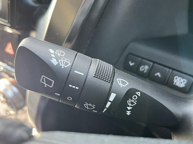 ヴェルファイアハイブリッド Ｚ　禁煙車　４ＷＤ　後期型　レーダークルーズコントロール　衝突軽減サポート　レーンアシスト　コーナーセンサー　純正１０インチナビ【ＨＤＭＩ】バックカメラ　両側電動スライドドア　フリップダウンモニター（39枚目）
