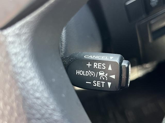 ヴェルファイアハイブリッド Ｚ　禁煙車　４ＷＤ　後期型　レーダークルーズコントロール　衝突軽減サポート　レーンアシスト　コーナーセンサー　純正１０インチナビ【ＨＤＭＩ】バックカメラ　両側電動スライドドア　フリップダウンモニター（41枚目）