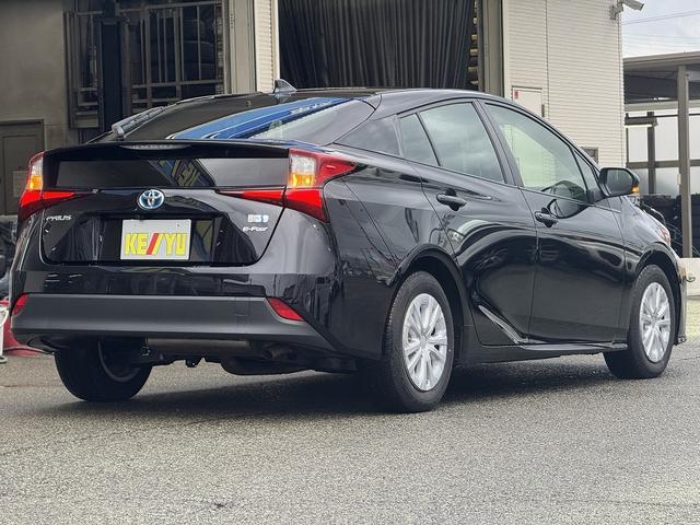 プリウス Ｓ　禁煙車　４ＷＤ　後期型　レーダークルーズコントロール　衝突軽減サポート　レーンアシスト　コーナーセンサー　社外ナビ　バックカメラ　ＥＴＣ　ドライブレコーダー【１００Ｖ電源】ＬＥＤヘッドライト（6枚目）