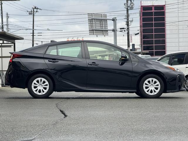 プリウス Ｓ　禁煙車　４ＷＤ　後期型　レーダークルーズコントロール　衝突軽減サポート　レーンアシスト　コーナーセンサー　社外ナビ　バックカメラ　ＥＴＣ　ドライブレコーダー【１００Ｖ電源】ＬＥＤヘッドライト（15枚目）