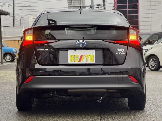 プリウス Ｓ　禁煙車　４ＷＤ　後期型　レーダークルーズコントロール　衝突軽減サポート　レーンアシスト　コーナーセンサー　社外ナビ　バックカメラ　ＥＴＣ　ドライブレコーダー【１００Ｖ電源】ＬＥＤヘッドライト（16枚目）