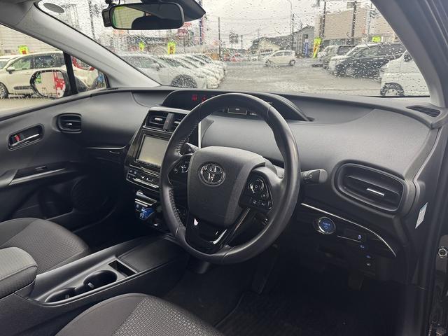 プリウス Ｓ　禁煙車　４ＷＤ　後期型　レーダークルーズコントロール　衝突軽減サポート　レーンアシスト　コーナーセンサー　社外ナビ　バックカメラ　ＥＴＣ　ドライブレコーダー【１００Ｖ電源】ＬＥＤヘッドライト（19枚目）