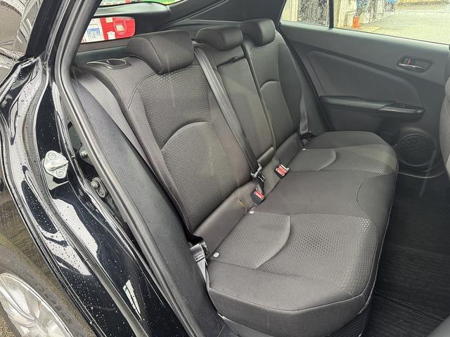 プリウス Ｓ　禁煙車　４ＷＤ　後期型　レーダークルーズコントロール　衝突軽減サポート　レーンアシスト　コーナーセンサー　社外ナビ　バックカメラ　ＥＴＣ　ドライブレコーダー【１００Ｖ電源】ＬＥＤヘッドライト（22枚目）