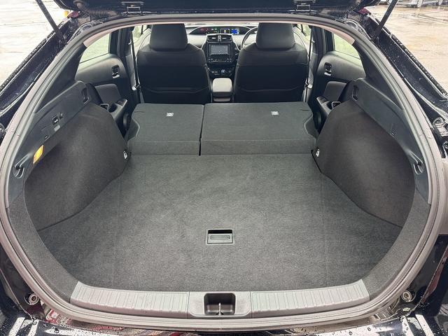 プリウス Ｓ　禁煙車　４ＷＤ　後期型　レーダークルーズコントロール　衝突軽減サポート　レーンアシスト　コーナーセンサー　社外ナビ　バックカメラ　ＥＴＣ　ドライブレコーダー【１００Ｖ電源】ＬＥＤヘッドライト（25枚目）