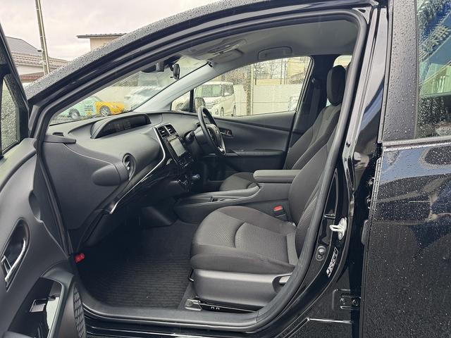 プリウス Ｓ　禁煙車　４ＷＤ　後期型　レーダークルーズコントロール　衝突軽減サポート　レーンアシスト　コーナーセンサー　社外ナビ　バックカメラ　ＥＴＣ　ドライブレコーダー【１００Ｖ電源】ＬＥＤヘッドライト（27枚目）