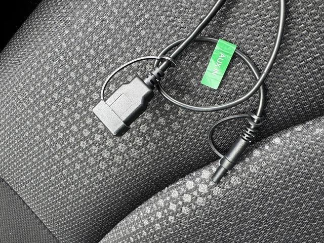 プリウス Ｓ　禁煙車　４ＷＤ　後期型　レーダークルーズコントロール　衝突軽減サポート　レーンアシスト　コーナーセンサー　社外ナビ　バックカメラ　ＥＴＣ　ドライブレコーダー【１００Ｖ電源】ＬＥＤヘッドライト（30枚目）