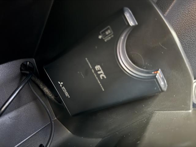 プリウス Ｓ　禁煙車　４ＷＤ　後期型　レーダークルーズコントロール　衝突軽減サポート　レーンアシスト　コーナーセンサー　社外ナビ　バックカメラ　ＥＴＣ　ドライブレコーダー【１００Ｖ電源】ＬＥＤヘッドライト（31枚目）