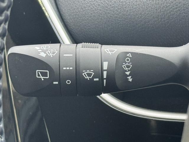 プリウス Ｓ　禁煙車　４ＷＤ　後期型　レーダークルーズコントロール　衝突軽減サポート　レーンアシスト　コーナーセンサー　社外ナビ　バックカメラ　ＥＴＣ　ドライブレコーダー【１００Ｖ電源】ＬＥＤヘッドライト（39枚目）