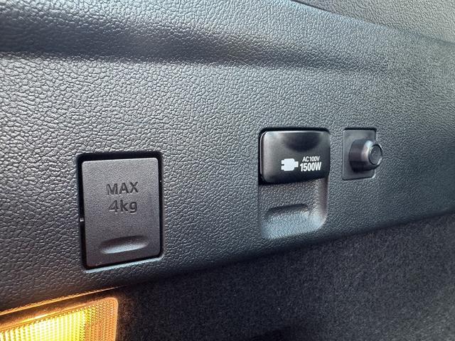 プリウス Ｓ　禁煙車　４ＷＤ　後期型　レーダークルーズコントロール　衝突軽減サポート　レーンアシスト　コーナーセンサー　社外ナビ　バックカメラ　ＥＴＣ　ドライブレコーダー【１００Ｖ電源】ＬＥＤヘッドライト（44枚目）