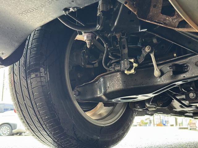 プリウス Ｓ　禁煙車　４ＷＤ　後期型　レーダークルーズコントロール　衝突軽減サポート　レーンアシスト　コーナーセンサー　社外ナビ　バックカメラ　ＥＴＣ　ドライブレコーダー【１００Ｖ電源】ＬＥＤヘッドライト（46枚目）