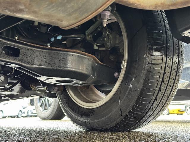 プリウス Ｓ　禁煙車　４ＷＤ　後期型　レーダークルーズコントロール　衝突軽減サポート　レーンアシスト　コーナーセンサー　社外ナビ　バックカメラ　ＥＴＣ　ドライブレコーダー【１００Ｖ電源】ＬＥＤヘッドライト（47枚目）