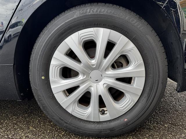 プリウス Ｓ　禁煙車　４ＷＤ　後期型　レーダークルーズコントロール　衝突軽減サポート　レーンアシスト　コーナーセンサー　社外ナビ　バックカメラ　ＥＴＣ　ドライブレコーダー【１００Ｖ電源】ＬＥＤヘッドライト（49枚目）