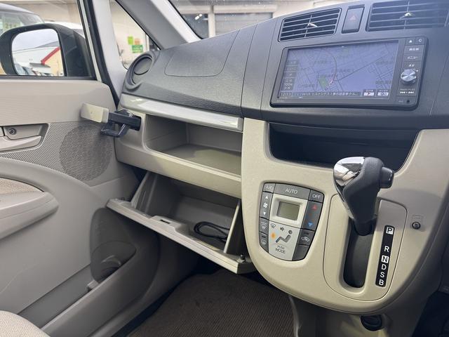 ムーヴ X SA 禁煙車 4WD 衝突軽減サポート アイドリングストップ 純正ナビ フルセグTV Bluetooth CD&DVD ミュージックサーバー AUX USB 純正アルミ スペア有スマートキー 保証書(28枚目)