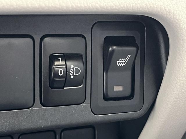 デイズ Ｘ　Ｖセレクション＋セーフティＩＩ　禁煙車　純正ナビ　フルセグＴＶ　ＣＤ　ＤＶＤ　Ｂｌｕｅｔｏｏｔｈ　アラウンドビューモニター　シートヒーター　衝突軽減サポート　アイドリングストップ　スペアキー　盗難防止　横滑り防止（10枚目）