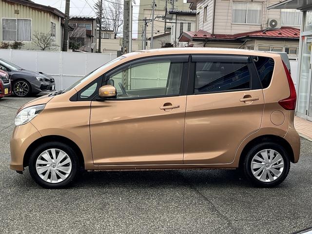 デイズ Ｘ　Ｖセレクション＋セーフティＩＩ　禁煙車　純正ナビ　フルセグＴＶ　ＣＤ　ＤＶＤ　Ｂｌｕｅｔｏｏｔｈ　アラウンドビューモニター　シートヒーター　衝突軽減サポート　アイドリングストップ　スペアキー　盗難防止　横滑り防止（19枚目）