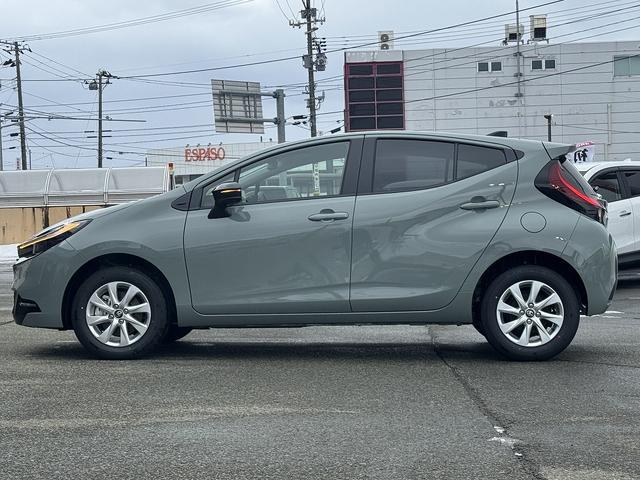 アクア Ｚ　登録済未使用車　４ＷＤ　寒冷地仕様　ディスプレイオーディオＰｌｕｓ　アラウンドビューモニター　レーダークルコン　衝突軽減サポート　レーンアシスト　コーナーセンサー　ブラインドスポットモニター（18枚目）