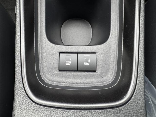 アクア Ｚ　登録済未使用車　４ＷＤ　寒冷地仕様　ディスプレイオーディオＰｌｕｓ　アラウンドビューモニター　レーダークルコン　衝突軽減サポート　レーンアシスト　コーナーセンサー　ブラインドスポットモニター（32枚目）