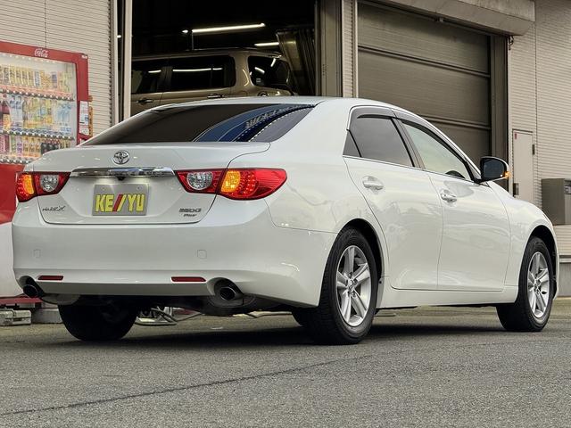 マークＸ ２５０Ｇ　Ｆｏｕｒ　禁煙車　４ＷＤ　ディスプレイオーディオ　ＣＤ＆ＤＶＤ　ＵＳＢ　Ｂｌｕｅｔｏｏｔｈ　ステアリングリモコン　ＥＴＣ　電動シート　フォグライト　純正１６インチアルミ　保証書　取扱説明書　記録簿　スマートキー（6枚目）