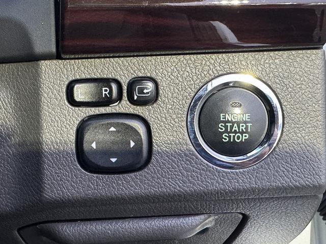 マークＸ ２５０Ｇ　Ｆｏｕｒ　禁煙車　４ＷＤ　ディスプレイオーディオ　ＣＤ＆ＤＶＤ　ＵＳＢ　Ｂｌｕｅｔｏｏｔｈ　ステアリングリモコン　ＥＴＣ　電動シート　フォグライト　純正１６インチアルミ　保証書　取扱説明書　記録簿　スマートキー（10枚目）