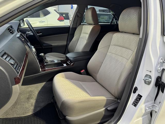 マークＸ ２５０Ｇ　Ｆｏｕｒ　禁煙車　４ＷＤ　ディスプレイオーディオ　ＣＤ＆ＤＶＤ　ＵＳＢ　Ｂｌｕｅｔｏｏｔｈ　ステアリングリモコン　ＥＴＣ　電動シート　フォグライト　純正１６インチアルミ　保証書　取扱説明書　記録簿　スマートキー（27枚目）