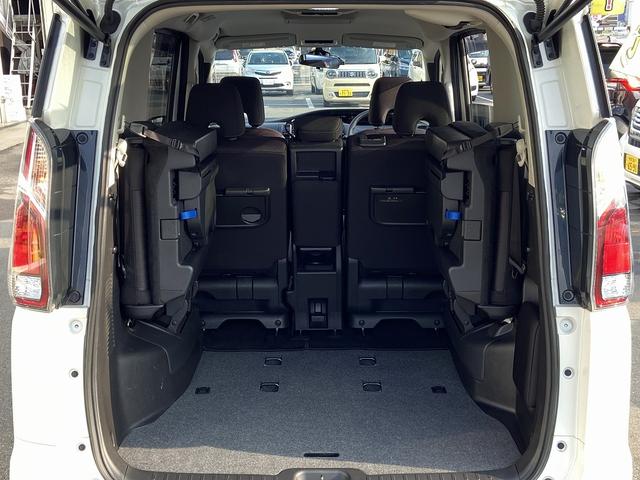 セレナ ハイウェイスター　Ｖセレクション　禁煙車　４ＷＤ　後席モニタ　両側電動スライドドア＆助手席側ハンズフリースライドドア　ドライブレコーダー　純正９インチナビ【ＣＤ　ＤＶＤ　フルセグＴＶ　Ｂｌｕｅｔｏｏｔｈ】　全方位モニター　レーンアシスト　パーキングアシスト（23枚目）