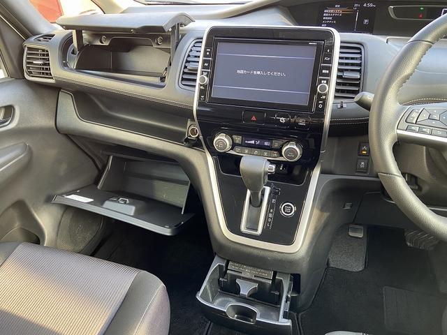 セレナ ハイウェイスター　Ｖセレクション　禁煙車　４ＷＤ　後席モニタ　両側電動スライドドア＆助手席側ハンズフリースライドドア　ドライブレコーダー　純正９インチナビ【ＣＤ　ＤＶＤ　フルセグＴＶ　Ｂｌｕｅｔｏｏｔｈ】　全方位モニター　レーンアシスト　パーキングアシスト（26枚目）