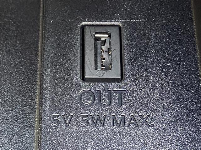 セレナ ハイウェイスター　Ｖセレクション　禁煙車　４ＷＤ　後席モニタ　両側電動スライドドア＆助手席側ハンズフリースライドドア　ドライブレコーダー　純正９インチナビ【ＣＤ　ＤＶＤ　フルセグＴＶ　Ｂｌｕｅｔｏｏｔｈ】　全方位モニター　レーンアシスト　パーキングアシスト（39枚目）