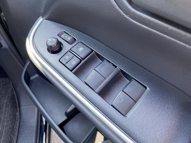 ヴォクシー Ｓ－Ｚ　禁煙車　ワンオーナー　純正１４インチ後席モニター　純正１０．５インチナビ【フルセグＴＶ　ＣＤ　ＤＶＤ　Ｂｌｕｅｔｏｏｔｈ】　レーダークルーズコントロール　コーナーセンサー　バックカメラ　両側パワースライドドア　ドライブレコーダー　レーンアシスト（47枚目）