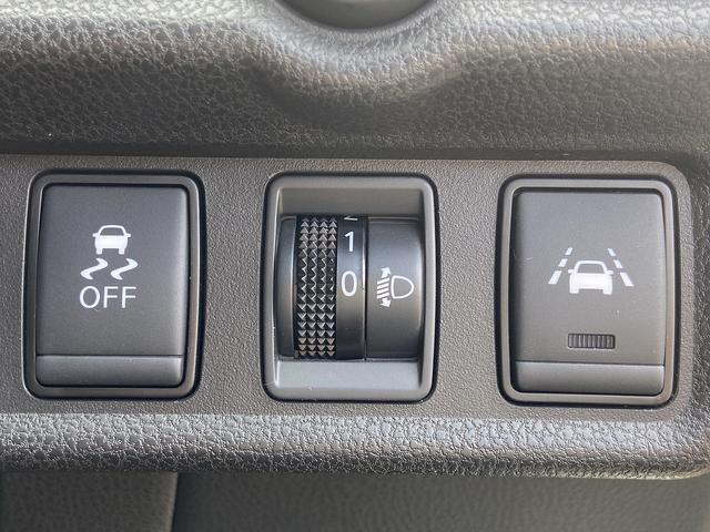 ノート ｅ－パワーオーテック　ＦＯＵＲ　禁煙車　４ＷＤ　ＥＴＣ　衝突被害軽減装置　デジタルインナーミラー　純正７インチナビ【フルセグＴＶ　ＣＤ　ＤＶＤ　ＡＵＸ　Ｂｌｕｅｔｏｏｔｈ】　全方位モニター　レーンアシスト　コーナーセンサー　純正ドライブレコーダー（37枚目）
